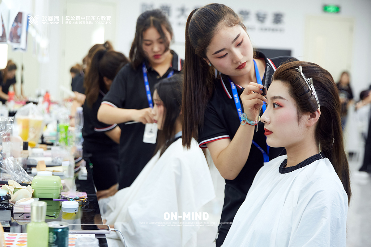 零基础女生如何学化妆技术