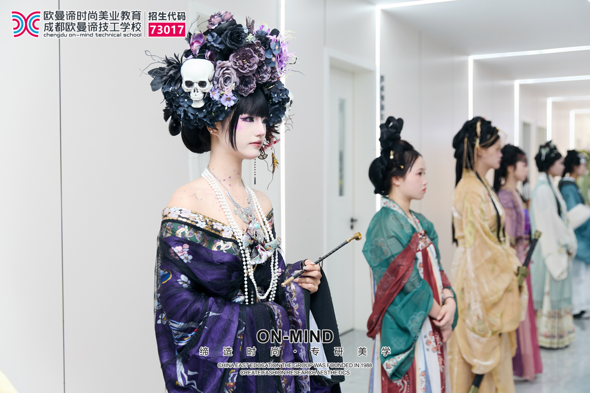 学化妆去哪里好？成都优质化妆培训学校推荐